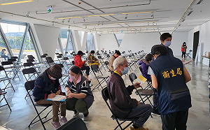 高雄市第三劑接種站開打  每日提供4000人次接種莫德納疫苗