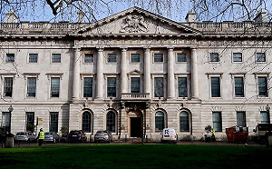 中駐英新大使館在天安門廣場路？倫敦現新抗爭地標