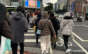 短暫回暖2天!吳德榮:週三冷空氣報到 低溫再探10度以下