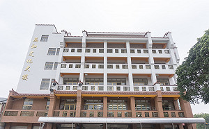 台中萬和宮大樓外牆整修完竣 煥然一新迎新歲