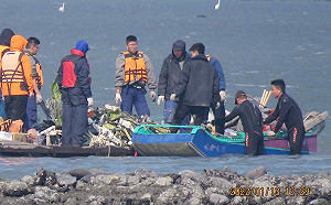 (影)打撈重大突破 找到F-16V戰機大片殘骸和飛行員外套 漁民拾獲疑似人骨