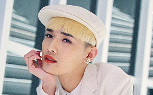 鍾明軒曬姐弟童年合照！超像五官網驚呼：雙胞胎的概念