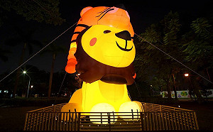 高雄金獅寶寶來拜年 燈節造景及十大景點日夜都好逛
