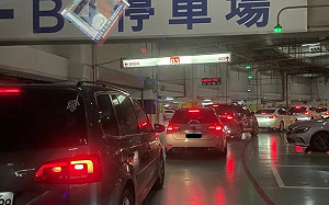 確診者「5天前」來過！新竹巨城急封鎖消毒 停車場如逃難