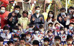 凹子底森林公園遊戲場啟用 陳其邁：今年共融公園將增至64處