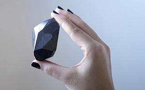 全世界最大切割鑽石！555克拉黑鑽石拍賣 估價1.88億