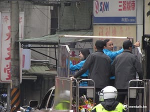 朱立倫掃街保暖小物？高婉倩：有我陪他！