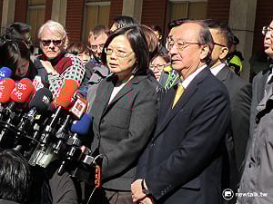 過渡政府 蔡英文下令：尊重承擔施政的文官