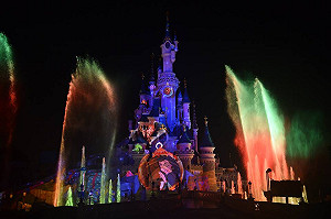 男子攜槍及可蘭經闖巴黎迪士尼  全球緊張