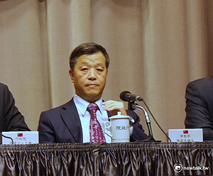 鬆綁外籍白領  陳雄文：不會有人來搶22K工作