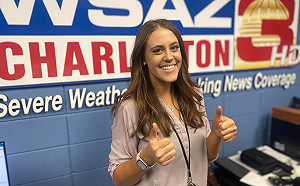 敬業！美國女記者直播中被車撞 仍起身完成播報