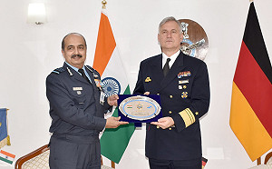 德海軍首長狠批中國不是善類：行徑像敵人