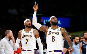 「詹瓜連線」砍52分　湖人逆轉魔術