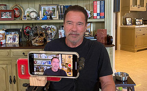 違規釀禍！阿諾史瓦辛格休旅車正面壓毀轎車  女駕駛滿頭血送醫