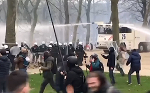 布魯賽爾爆發反防疫示威 歐盟辦公室也被破壞 官員痛批「卑鄙且可恥」