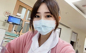 上班專業下班狂野！最美護理師曬「超凶」自拍　網嗨：想住院