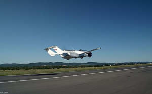 斯洛伐克飛天車獲適航證！時速170公里明年有望上市