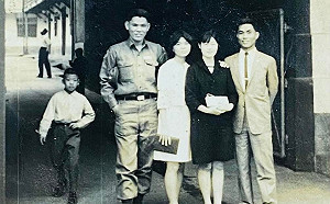 不是靠爸族！陳以信PO老照片 從父親立志「當派出所所長」談起