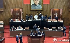 快訊》憂審完預算推福島食品 藍占主席台嗆要倒閣