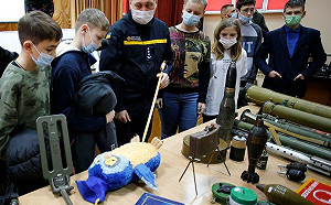 烏俄戰爭一觸即發！烏克蘭警方開課教小學生認「偽裝炸彈」