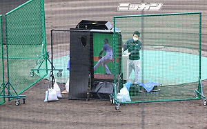 新庄秘密武器　藤浪晉太郎發球機