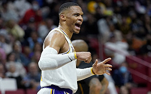 湖人願意付出更多來力挽狂瀾嗎