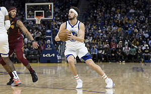 浪花兄弟合進11顆三分　勇士8連勝