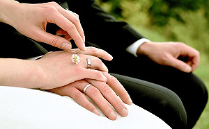 印尼女因愛自首！曾偽造年齡來台