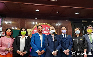 率民進黨團幹部亮相　柯建銘盼朝野對話代替對抗