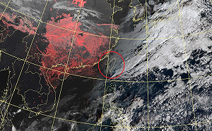 雨勢緩！台南以北刮10級強風 綠島蘭嶼大雨特報