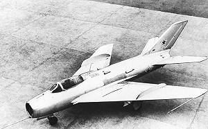 國防院學者：中共改造殲6、殲7為無人機擔任誘餌