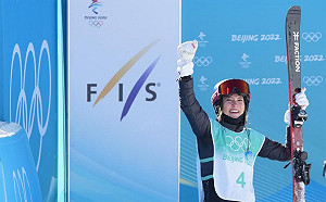 北京冬奧金牌谷愛凌領獎不唱中國國歌 專家揭底 : 她享特權 有雙重國籍