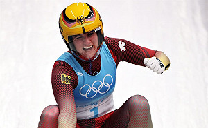 北京冬奧奪雪橇金牌 德國女將：離境再評論中國