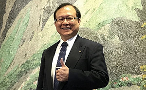 行政院人事行政總處正、副人事長由蘇俊榮和李秉洲接任