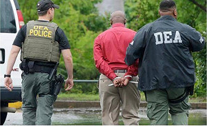 傻傻被人cosplay ! 美國女子以為自己接受「特工」訓練 被騙一整年