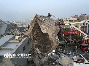 美濃強震釀5死 總統閣揆南下勘災