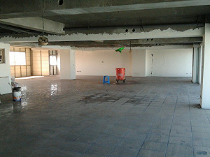 住戶控訴燦坤房東：打掉大量隔牆、樑柱