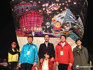 北北基同放天燈 柯P: 定義新年為和諧、努力