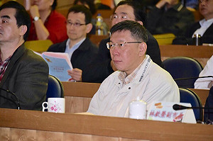 市府員工加班多 柯文哲：今天首長營會拿出來講