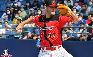 味全龍布里悍女兒抵台確診 球團：同步確認狀況