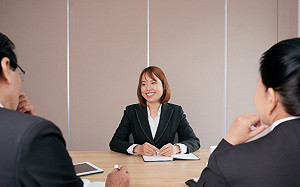 年後轉職該去哪？疫情下「五大熱門職業」　跟著網友向錢看！