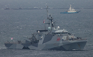 常態部署印太水域！英艦「添馬河號」情人節駛進橫須賀