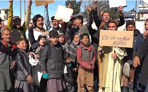 拜登偷錢? 美國挪用阿富汗35億美元海外資產  喀布爾民眾舉牌抗議