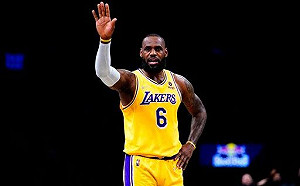 詹皇33分大爆發！率湖人擊敗爵士