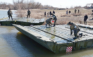 白俄與烏克蘭邊境冒出浮橋 外媒：疑似俄入侵通道