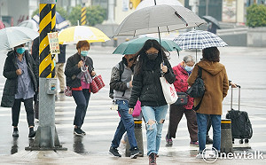 近寒流冷空氣襲台「濕冷探10度以下」！彭啟明公布回暖時間