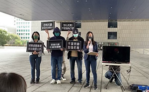 影片曝光！搖晃、拋擲、壓頭虐嬰輕罰個案6萬 王婉諭怒斥中市社會局「到底在幹嘛？」