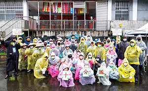 守護新北山林永續天燈 百人攜手淨山護平溪