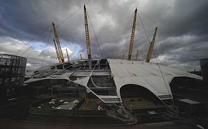 風暴尤妮絲襲英國 破紀錄狂風釀20萬戶停電