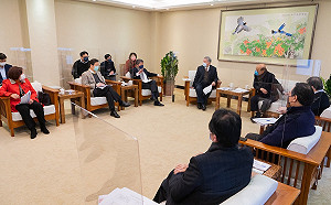 政院召開擴大防疫會議 蘇揆：針對開放各國商務人士來台進行評估